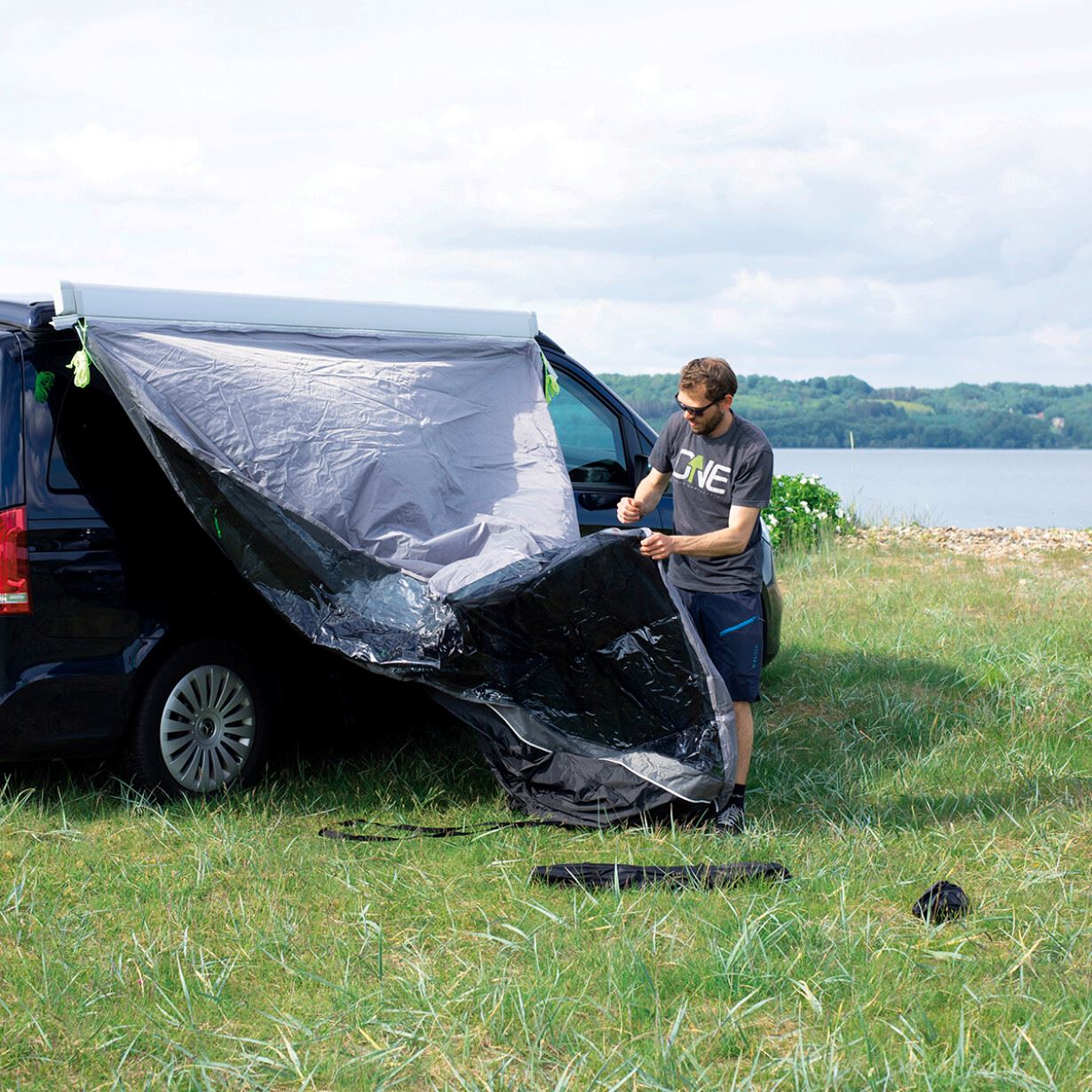 Outwell Vehicle Touring Canopy | Easily Pitched Shelter With Attachment Heights 180-240cm