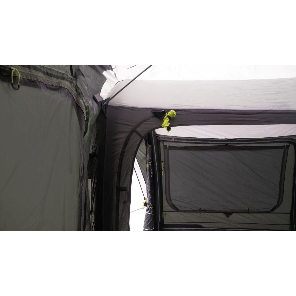 Outwell Crossville 250SA | Free standing and parallel-mounted Drive-Away Air Awning with 1 living room