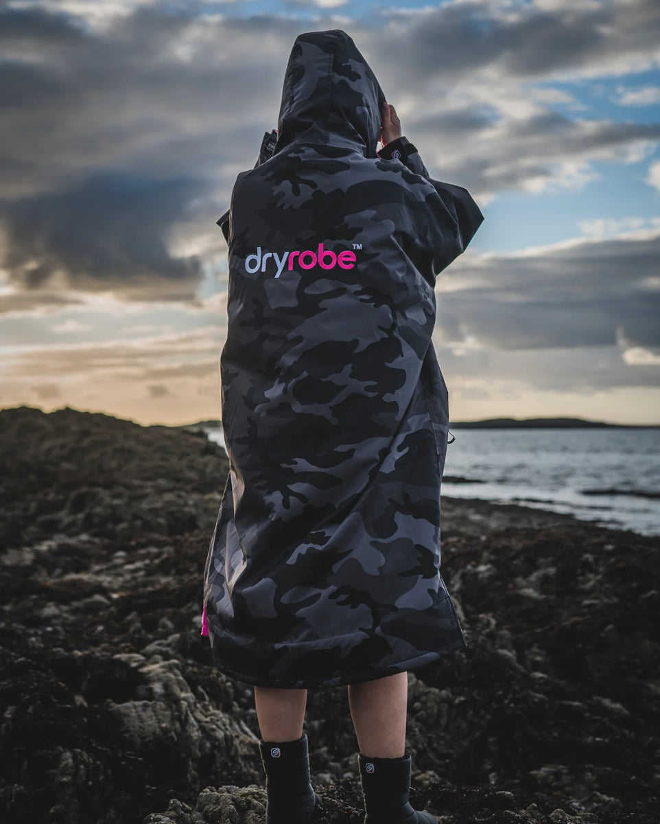 dryrobe Advance Long Sleeve V3 - Black Camo Pink