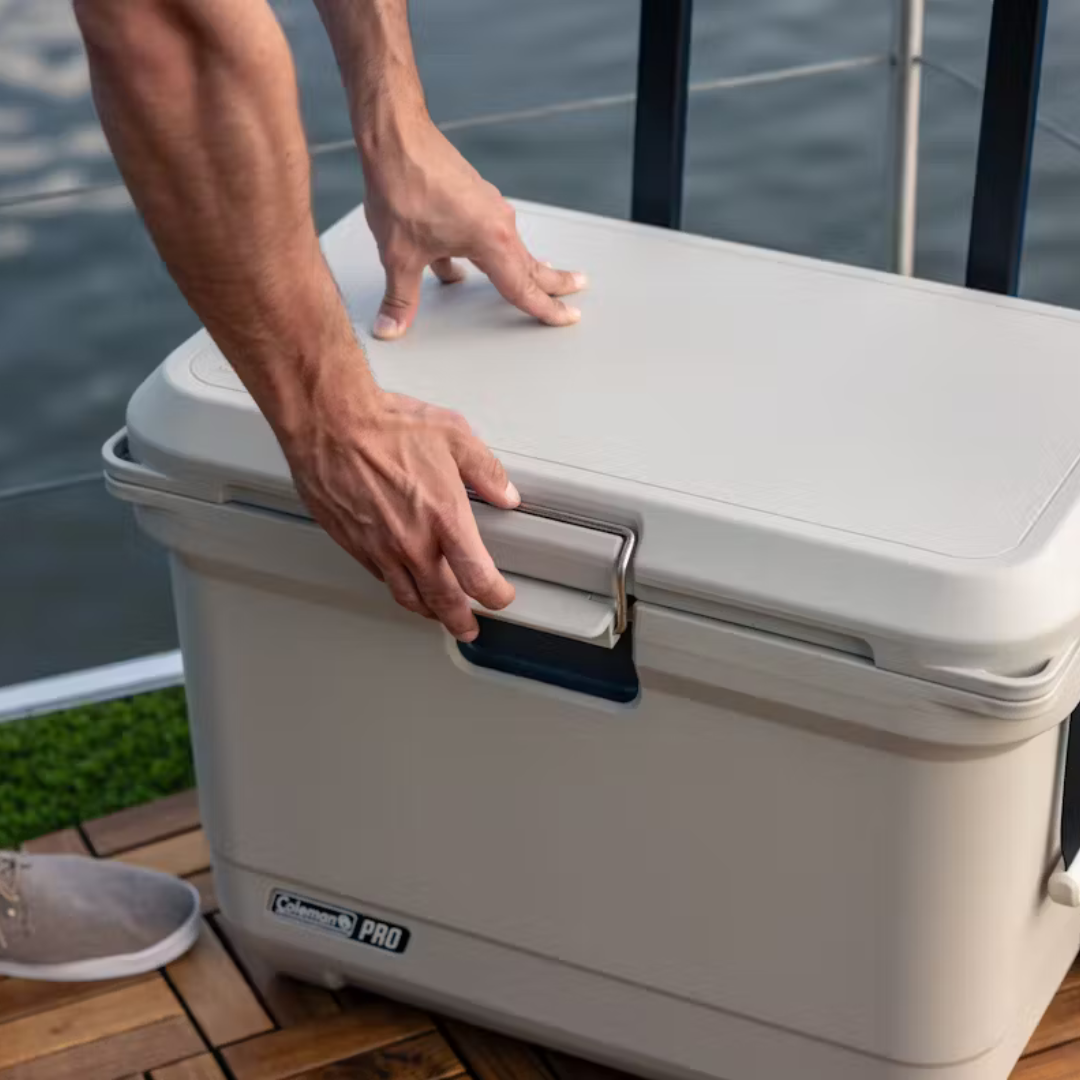 Coleman Pro 55QT Wheeled